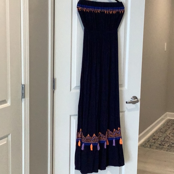 Skemo tassel trim embroidered strapless maxi dress M runs small - Picture 7 of 7